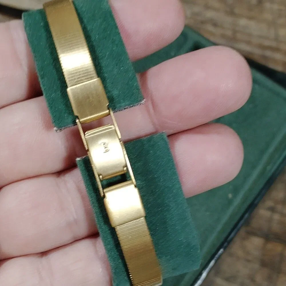 Vintage Bulova Women's Quartz Gold Tone Watch Box Never Used *Engraved